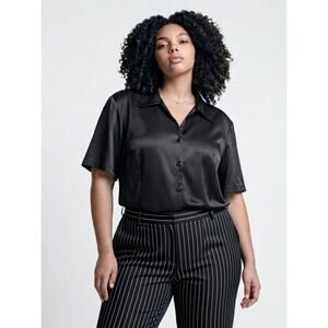 Maggie Barnes 24W Black Short Sleeve Womens button up shirt